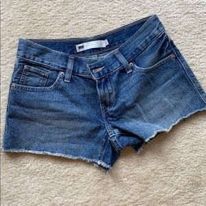 Levi cut off shorts